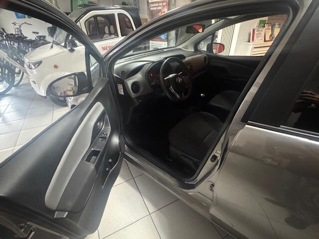 Toyota YARIS 1.3 VVT-i Now