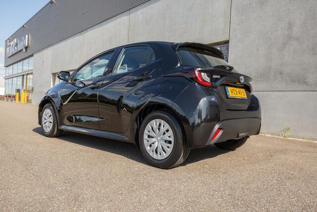 Toyota YARIS 1.5 Hybrid 115 Business