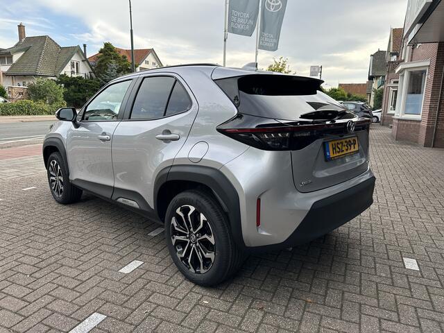 Toyota YARIS Cross 1.5 Hybrid 130pk Executive Limited dodehoekdetectie / stoelverwarming / stuurwielverwarming / parkeersensoren voor + achter / Navigatie / Apple Carplay / Android Auto / parkeercamera / 10 jaar garantie / rijklaarprijs