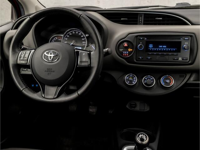 Toyota YARIS 1.0 VVT-i Sport (AIRCO, BLUETOOTH, ELEK RAMEN, GETINT GLAS, SPORTSTOELEN, MULTIFUNCTIONEEL STUURWIEL, NIEUWE APK, NIEUWSTAAT)