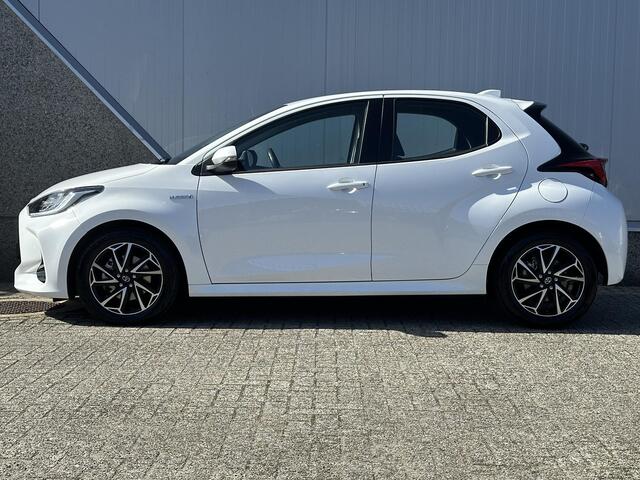 Toyota YARIS 1.5 Hybrid First Edition / Automaat / Navigatie / Adaptieve cruise control / Apple Carplay + Android Auto / Climate Control / Keyless entry /