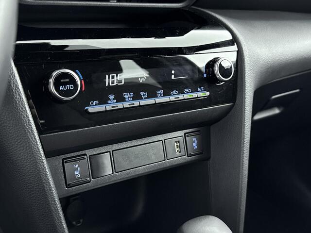 Toyota YARIS Cross 1.5 Hybrid Dynamic Limited | Parkeersensoren V+A | Stoelverwarming | Stuurwielverwarming |