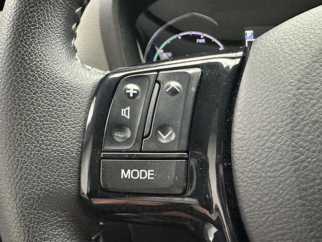 Toyota YARIS 1.5 Hybrid Design Red