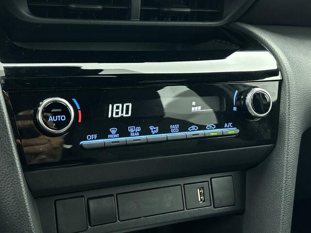 Toyota YARIS Cross 1.5 Hybrid Dynamic | Trekhaak | Full map navigatie | LM velgen | Privacy glass |