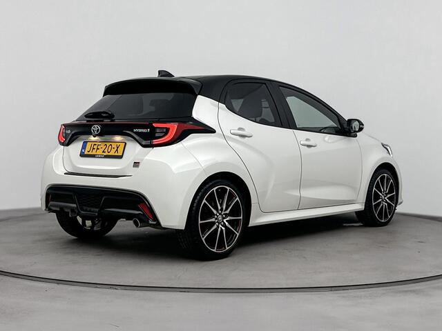Toyota YARIS 1.5 Hybrid GR Sport Limited | Stoelverwarming | Apple Carplay/Android Auto | Spiegels Elektrisch Inklapbaar | Parkeercamera | Lichtmetalen Velgen |