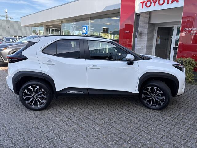 Toyota YARIS 1.5 Hybrid 130 Dynamic | Comfort Pack | Sensoren v/a | Stoelverw