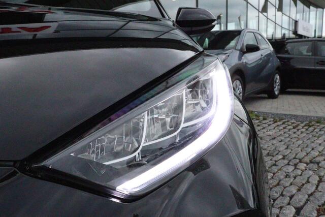 Toyota YARIS 1.5 Hybrid Dynamic, NAVI, Apple carplay, Android auto.