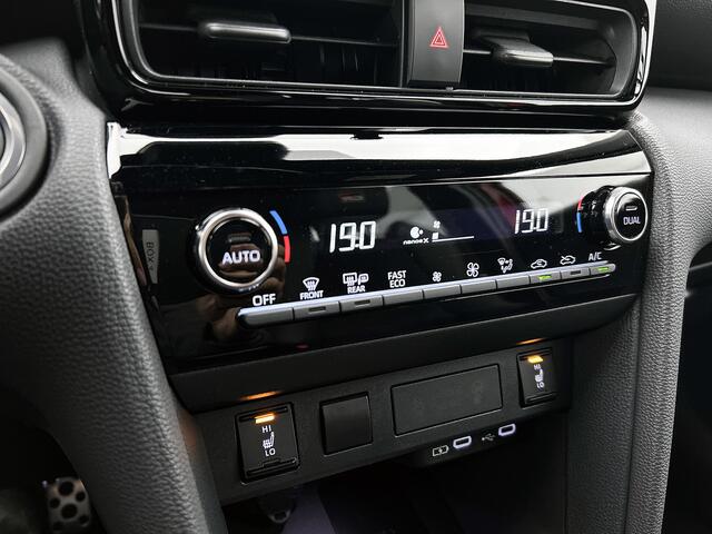 Toyota YARIS Cross 1.5 Hybrid 130 GR Sport | Navigatie | Parkeersensoren voor+achter | BSM | Elektrische Achterklep | SL 111