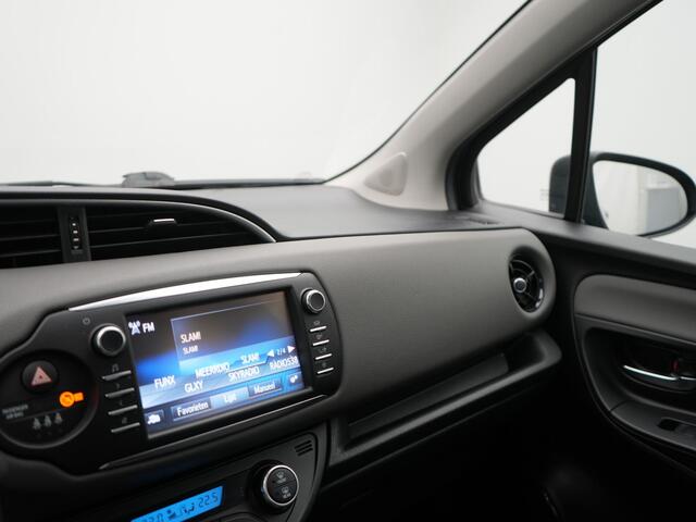 Toyota YARIS 1.5 Hybrid Active | Trekhaak | Cruise Control | Parkeercamera |