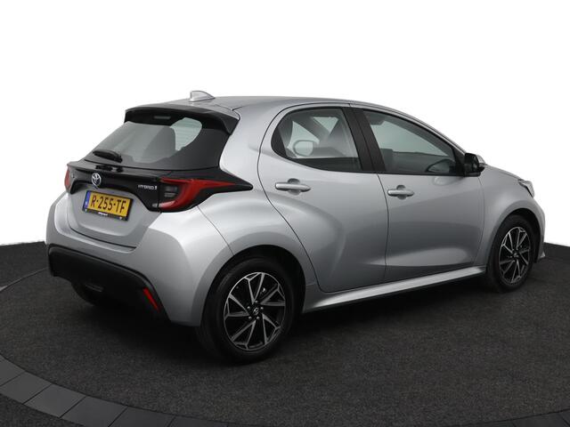 Toyota YARIS 1.5 Hybrid Dynamic | Lage km stand | Parkeercamera | Keyless | Climate control |