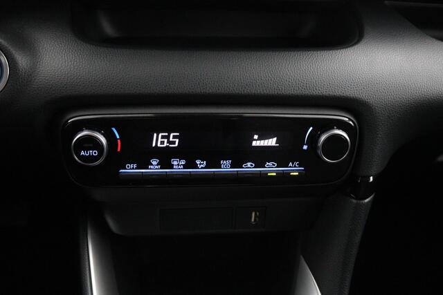 Toyota YARIS 1.5 Hybrid Dynamic | Lage km stand | Parkeercamera | Keyless | Climate control |