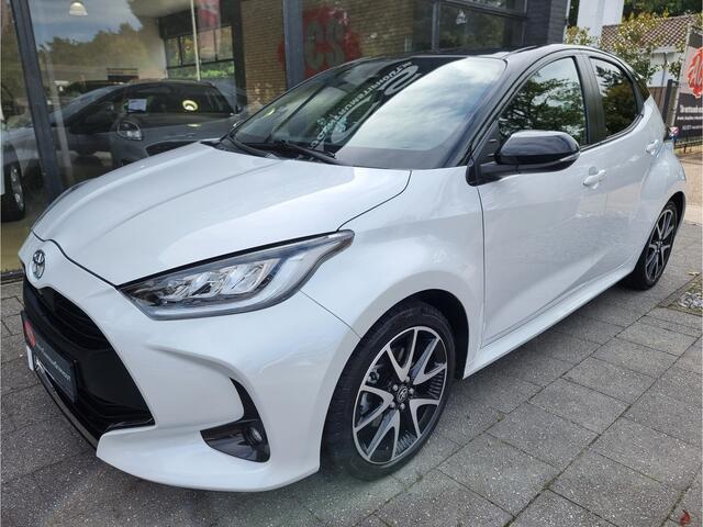 Toyota YARIS 1.5 VVT-i Bi-Tone 126pk | Parelmoer | Ad.cruise | Leder | Camera | Nieuwstaat!