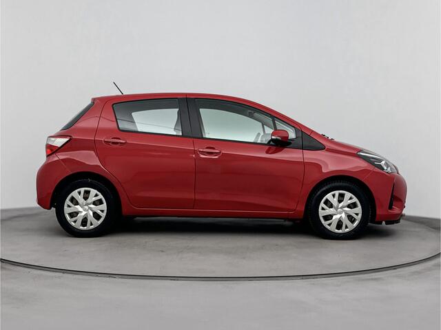 Toyota YARIS 1.5 Hybrid Active Leseman aangemeld 11-9 Inruil Jayden