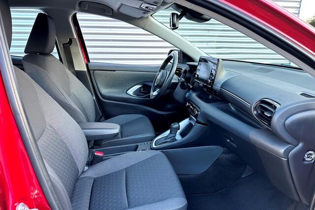 Toyota YARIS 1.5 Hybrid Dynamic Carplay / Camera / Stoel verw.