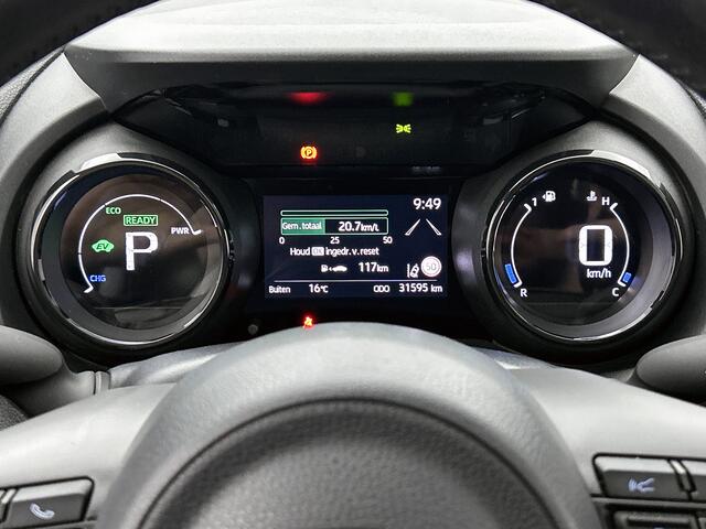 Toyota YARIS 1.5 Hybrid Executive | Lederen bekleding | Panorama dak | Achteruitrijcamera | Stoelverwarming |