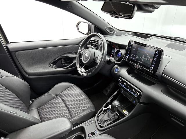Toyota YARIS 1.5 Hybrid Executive | Lederen bekleding | Panorama dak | Achteruitrijcamera | Stoelverwarming |