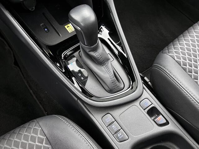 Toyota YARIS 1.5 Hybrid Executive | Lederen bekleding | Panorama dak | Achteruitrijcamera | Stoelverwarming |