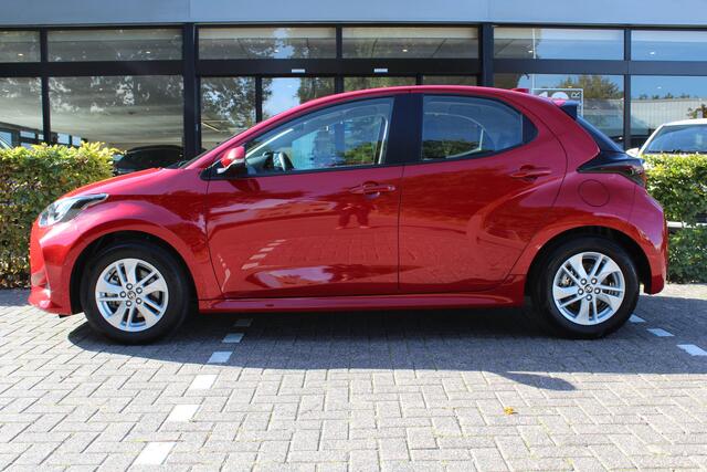 Toyota YARIS 1.5 Hybrid Active Plus | Rijklaar | Apple/Android | Stoelverwarming | Camera | Clima | DAB+ | Adap Cruise