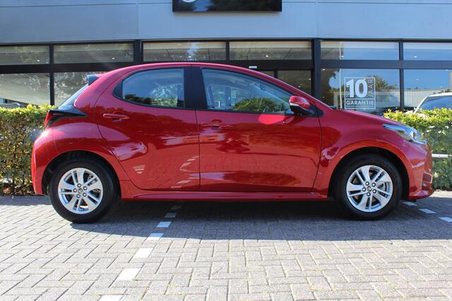 Toyota YARIS 1.5 Hybrid Active Plus | Rijklaar | Apple/Android | Stoelverwarming | Camera | Clima | DAB+ | Adap Cruise