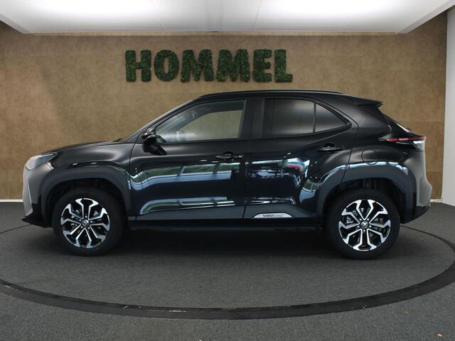 Toyota YARIS Cross 1.5 Hybrid Dynamic Plus - 130 PK! - STUUR/STOEL VERWARMING - ADAPTIEVE CRUISE CONTROL - DODEHOEKDETECTIE - LEDEREN STUURWIEL - KEYLESS ENTRY & START - LED KOPLAMPEN - ACHTERUITRIJCAMERA - STOELVERWARMING - PARKEERSENSOREN VOOR EN ACHTER