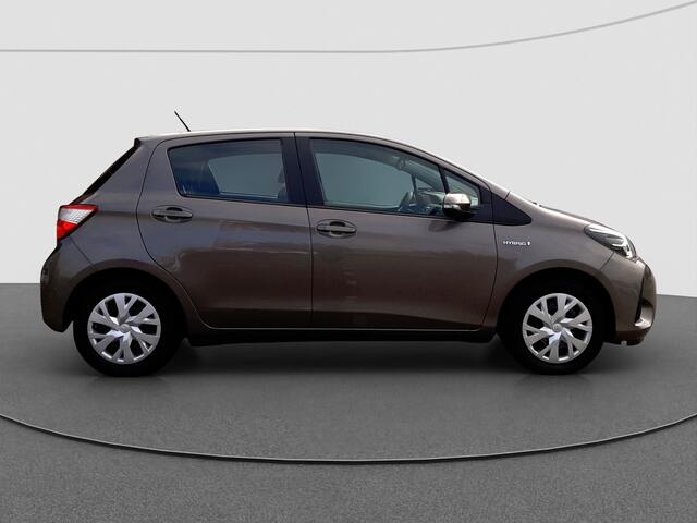 Toyota YARIS 1.5 Hybrid Active | Camera |