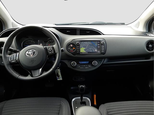Toyota YARIS 1.5 Hybrid Active | Camera |