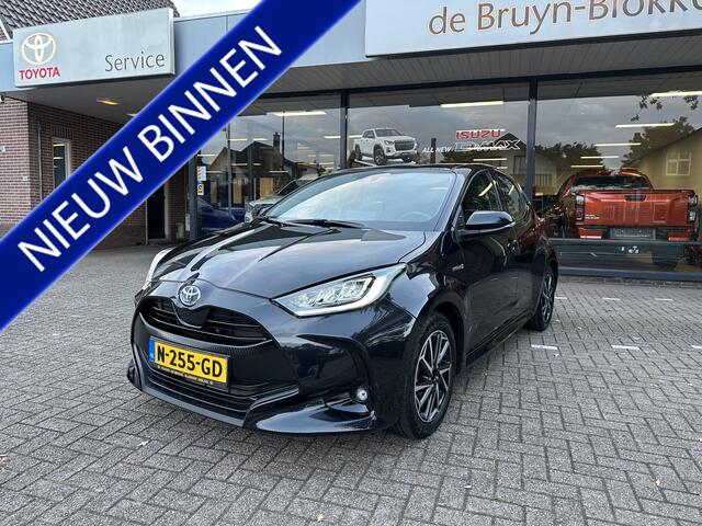 Toyota YARIS 1.5 Hybrid Dynamic 7.400 km! Toyota-dealer onderhouden, alle beurten gehad. Toyota 10 jaar garantie.