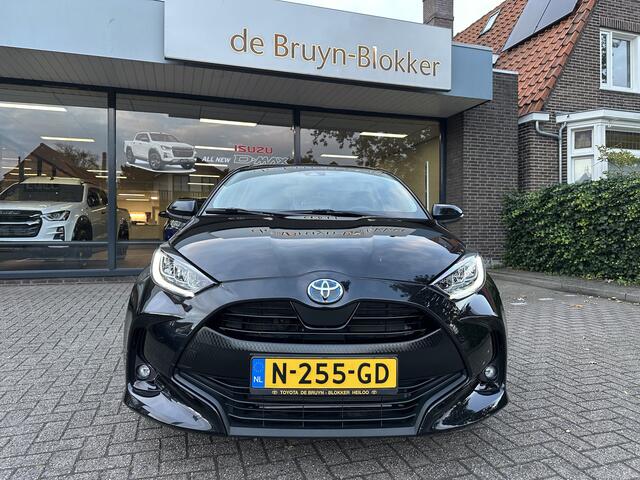 Toyota YARIS 1.5 Hybrid Dynamic 7.400 km! Toyota-dealer onderhouden, alle beurten gehad. Toyota 10 jaar garantie.