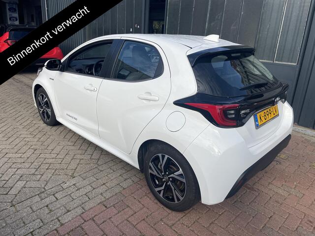 Toyota YARIS 1.5 Hybrid Dynamic | Navigatie | Dealer onderhouden | Apple Carplay & AndroidAUTO | Camera |