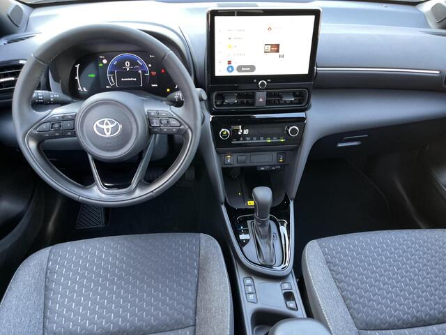 Toyota YARIS Cross 1.5 Hybrid 115 Dynamic | Comfort Pack | Shimmering silver metallic | Nieuw uit voorraad |