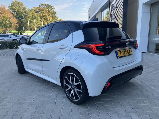 Toyota YARIS 1.5 Hybride Executive | Bi-Tone | All Season | Pdc