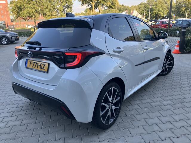Toyota YARIS 1.5 Hybride Executive | Bi-Tone | All Season | Pdc