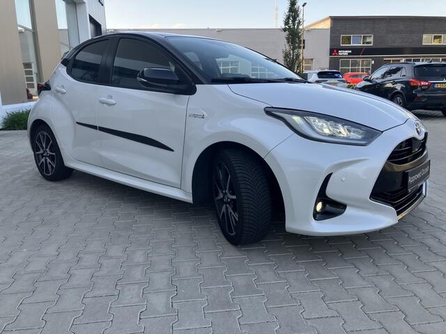 Toyota YARIS 1.5 Hybride Executive | Bi-Tone | All Season | Pdc