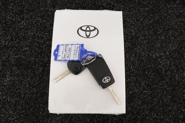 Toyota YARIS 1.5 Hybrid 115 Active | Nieuw uit voorraad leverbaar | Climate Control | Achteruitrijcamera |