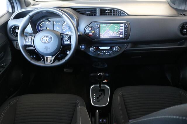 Toyota YARIS 1.5 Hybrid Bi-Tone , Parkeersensoren