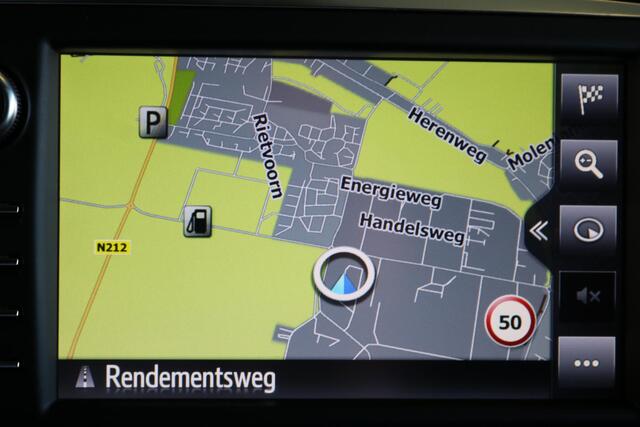 Toyota YARIS 1.5 Hybrid Bi-Tone , Parkeersensoren