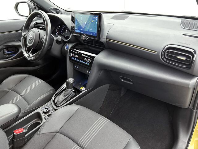 Toyota YARIS Cross 1.5 Hybrid Adventure AWD | Navigatie | Panoramadak | JBL | BLS | Head-up | Treeplanken |