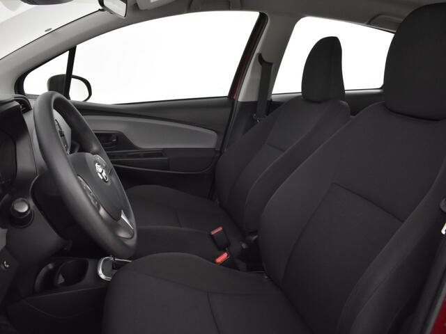 Toyota YARIS 1.5 Hybrid Active Limited | Parkeersensoren V+A