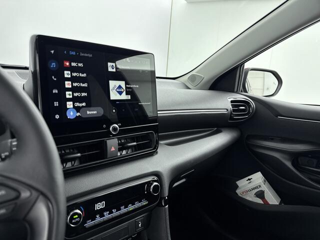 Toyota YARIS 1.5 Hybrid 115 Dynamic *DEMO* | Comfort Pack | Stoelverwarming | Parkeersensoren V+A | Apple Carplay -/ Android Auto |