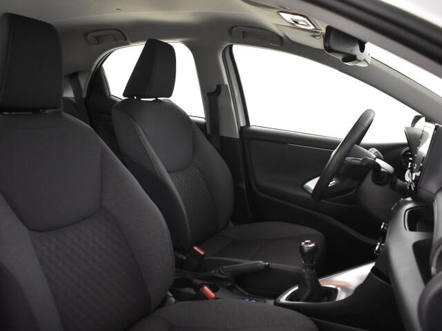 Toyota YARIS 1.5 VVT-i Active Plus | Stoelverwarming | Carplay | LM Velgen