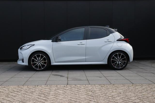 Toyota YARIS 1.5 Hybrid GR Sport | STOELVERW. | HALF LEDER | CAMERA | JBL AUDIO | CRUISE | NAVI |
