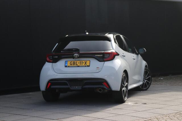 Toyota YARIS 1.5 Hybrid GR Sport | STOELVERW. | HALF LEDER | CAMERA | JBL AUDIO | CRUISE | NAVI |