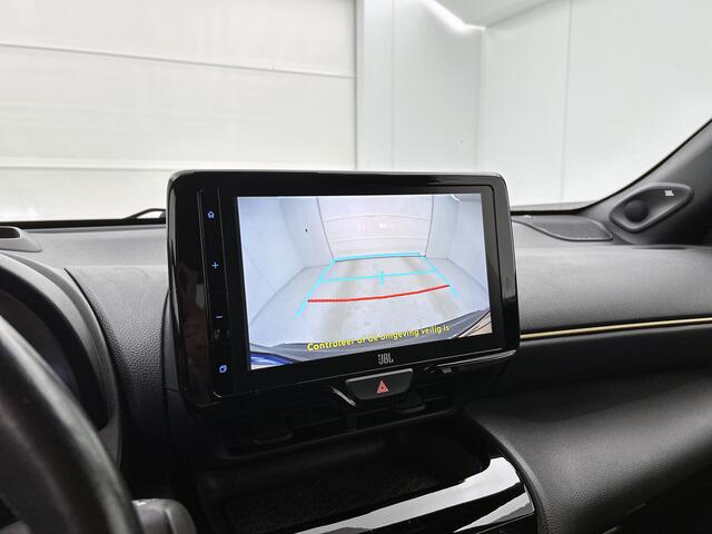 Toyota YARIS Cross 1.5 Hybrid Adventure | 1e Eigenaar | JBL | Blindspot | Stoelverwarming | Elektrische Achterklep |