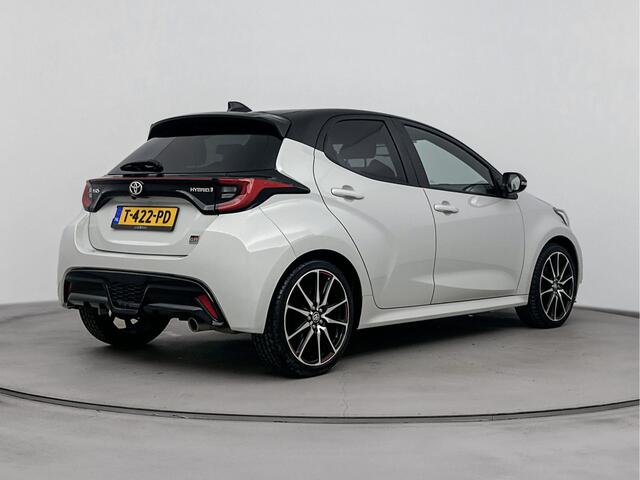 Toyota YARIS 1.5 Hybrid GR Sport | Achteruitrijcamera | Stoelverwarming | Full map navigatie |