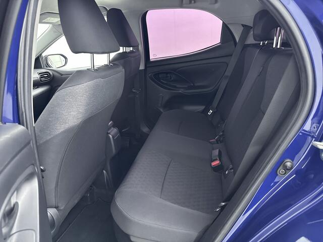 Toyota YARIS 1.5 Hybrid Active | Metallic lak | Privacy glass | Achteruitrijcamera | Climate control |