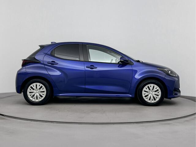Toyota YARIS 1.5 Hybrid Active | Metallic lak | Privacy glass | Achteruitrijcamera | Climate control |