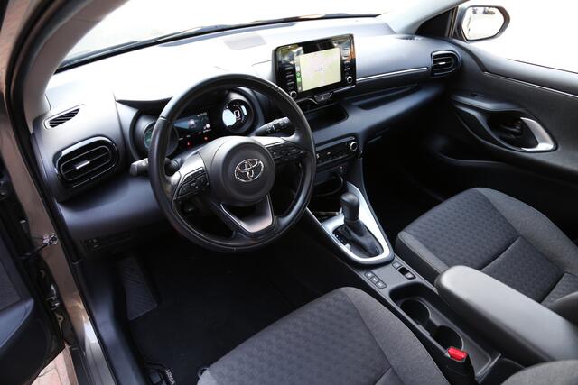 Toyota YARIS 1.5 Hybrid Dynamic Team Navi Carplay Camera ACC LED