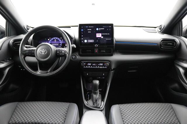 Toyota YARIS 1.5 Hybrid 130 Launch Edition | Bitone | Lederen bekleding | Parkeersensoren | Stuur en stoelverwarming |