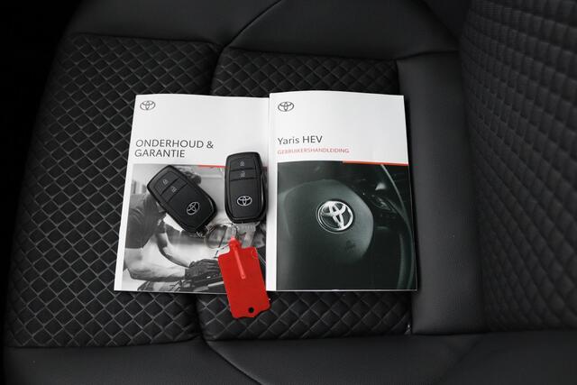 Toyota YARIS 1.5 Hybrid 130 Launch Edition | Bitone | Lederen bekleding | Parkeersensoren | Stuur en stoelverwarming |