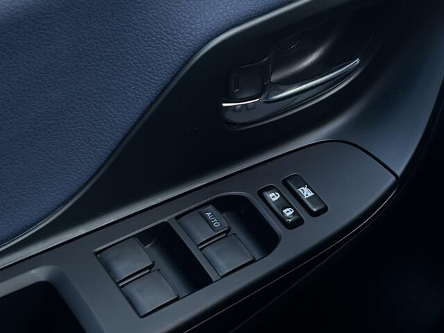 Toyota YARIS 1.5 Hybrid Bi-Tone | Navi | Clima | Camera | Cruise